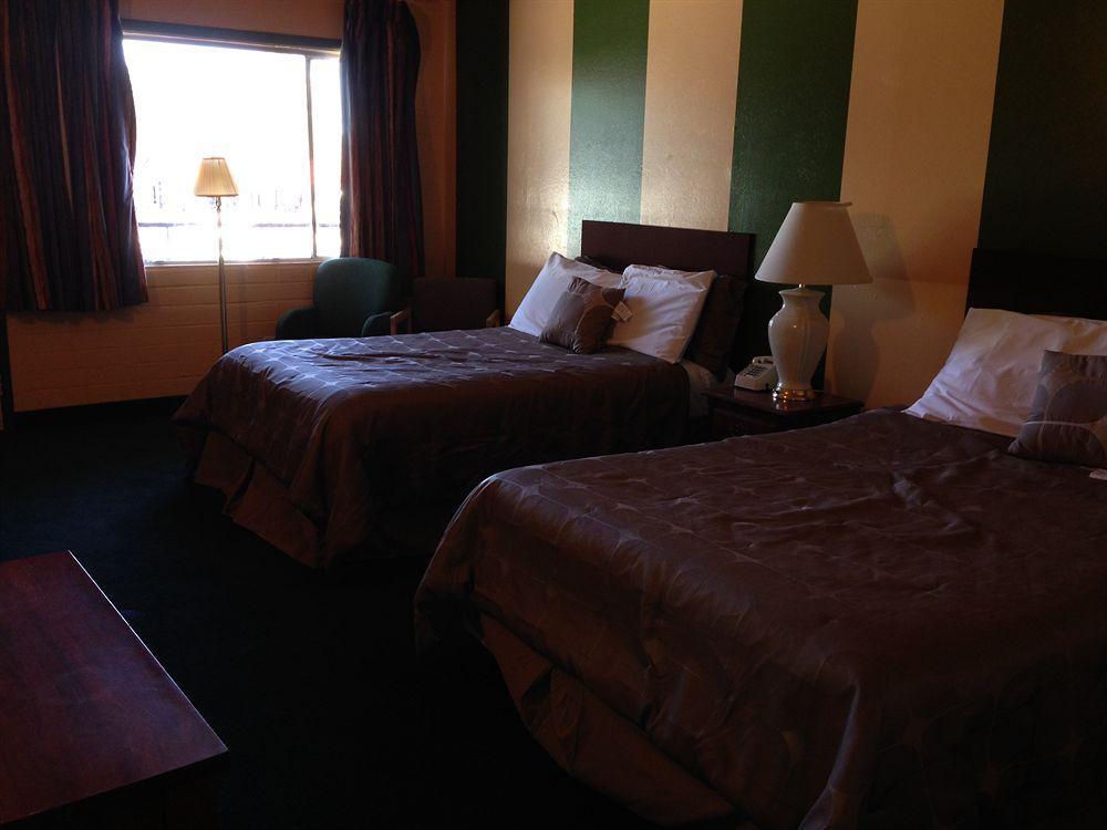 Travel Inn Flagstaff سارية العلم المظهر الخارجي الصورة