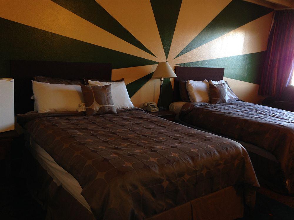 Travel Inn Flagstaff سارية العلم المظهر الخارجي الصورة