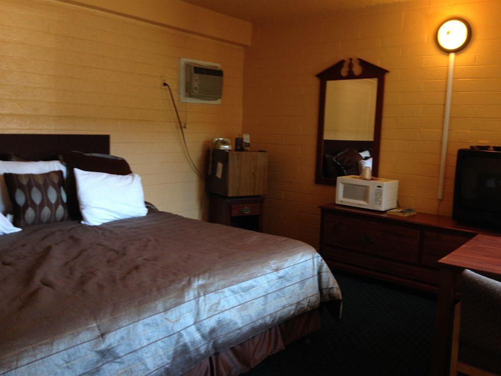 Travel Inn Flagstaff سارية العلم المظهر الخارجي الصورة