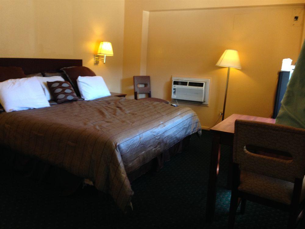 Travel Inn Flagstaff سارية العلم المظهر الخارجي الصورة