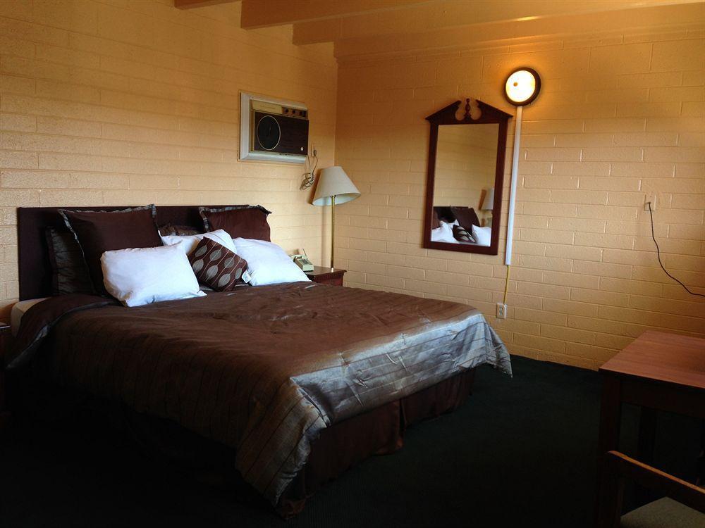 Travel Inn Flagstaff سارية العلم المظهر الخارجي الصورة