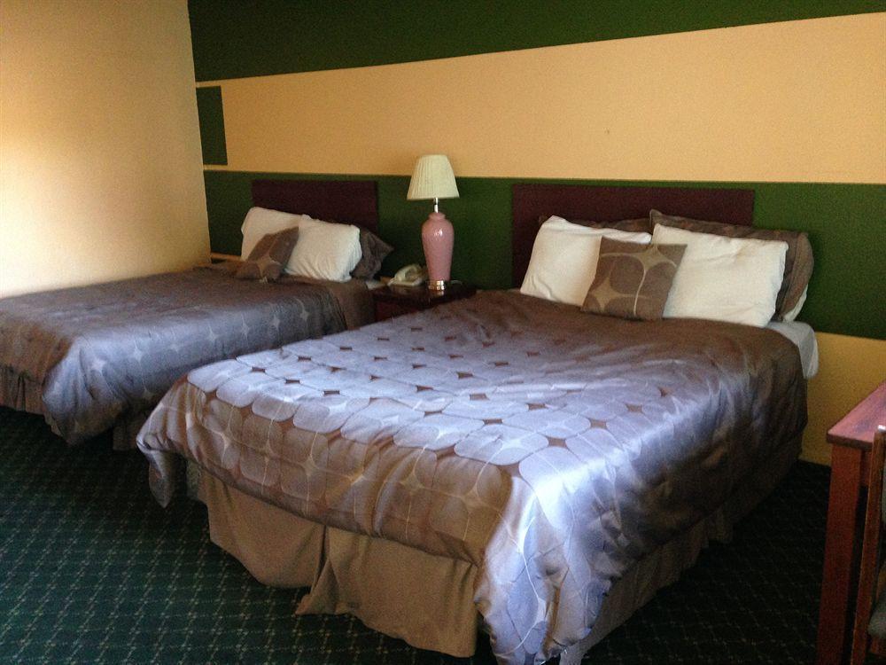 Travel Inn Flagstaff سارية العلم المظهر الخارجي الصورة