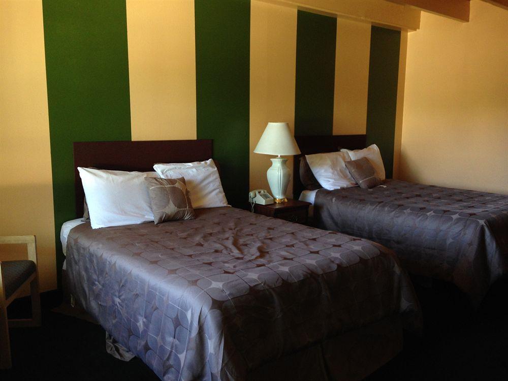 Travel Inn Flagstaff سارية العلم المظهر الخارجي الصورة